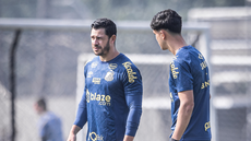 Giuliano e JP Chermont, em treinamento do Santos no CT Rei Pelé - Imagem: Flickr/Santos