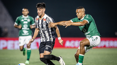 Pedrinho foi titular do Santos no empate em Campinas - Imagem: Flickr/Santos