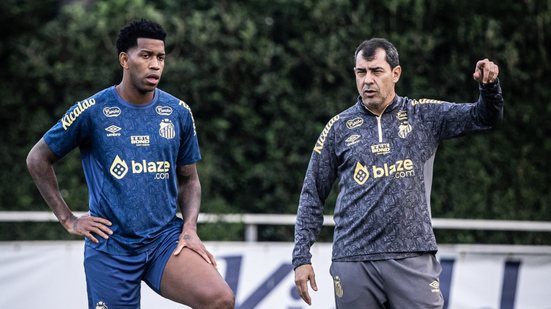 Gil e Fábio Carille, em treinamento do Santos no CT Rei Pelé - Imagem: Flickr/Santos