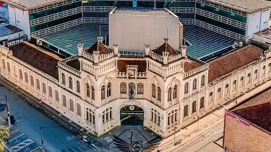 Na Baixada Santista, houve a diminuição de limite por vagas - Imagem: Instagram/ @dronefabiano68