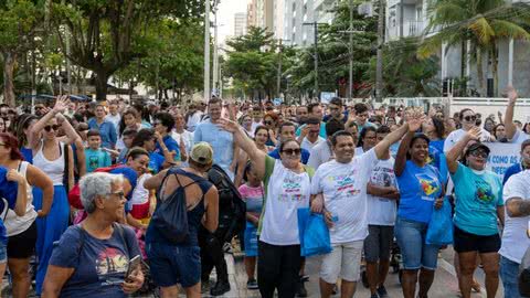 Caminhada pela conscientização do autismo reúne quase mil pessoas em Guarujá - Imagem: reprodução Prefeitura de Guarujá