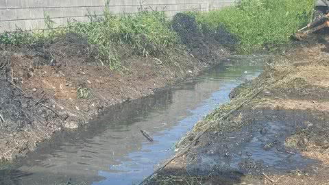 Prefeitura de Guarujá desobstrui canal na Comunidade Aldeia - Imagem: reprodução Prefeitura de Guarujá