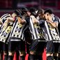 O clássico entre Santos e São Paulo vem com times em momentos distintos na temporada - Foto: Raul Baretta/ Santos FC