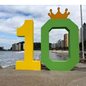 O famoso monumento do '10 coroado' agora exibe as cores da Seleção Brasileira - Imagem: Divulgação