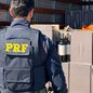 Bebidas de origem argentina estavam desprovidas de documentação legal; motorista foi detido e levado para o Vale do Ribeira - Foto: Divulgação/ Polícia Rodoviária Federal