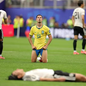 Mais de 68 mil torcedores assistiram ao duelo decisivo que carimbou a permanência da Amarelinha no torneio - Foto: Getty Images via AFP