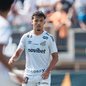 O jovem do Santos FC, Pepê Fermino, sofreu uma lesão muscular no bíceps femoral e já iniciou tratamento - Foto: Raul Baretta/ Santos FC