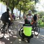 Durante a blitz, foram distribuídas cartilhas e orientações sobre segurança nas ciclovias e uso correto de equipamentos - Foto: Divulgação/ Prefeitura de Santos