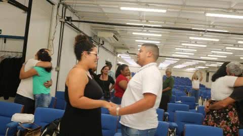 Casais participam de curso preparatório para o Casamento Comunitário 2023 em Santos - Imagem: reprodução Prefeitura de Santos