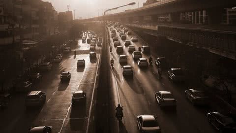 Desde quarta-feira, mais de 277 mil veículos seguiram em direção à Baixada - Imagem: Freepik