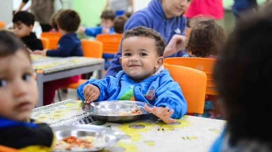 Com 71 mil alunos, a rede municipal prioriza a alimentação como parte do processo educativo e pedagógico. - Imagem: Divulgação / Prefeitura de São Bernardo do Campo