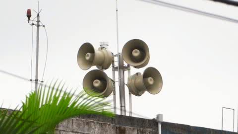 A sirena faz com que as mensagens sonoras cheguem com clareza em até 400m de distância - Imagem: Prefeitura de Guarujá