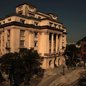 A antecipação do 13º salário trará um alívio financeiro para milhares de famílias e deve aquecer as vendas no comércio antes das festas - Foto: Francisco Arrais