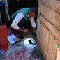Agentes realizam vistoria em imóveis de Santos durante ação para identificar focos do mosquito Aedes aegypti - Imagem: Henrique Teixeira