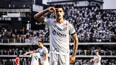 João Basso foi o autor do primeiro gol do Peixe na tarde deste sábado (2) - Imagem: Raul Baretta/ Santos FC