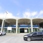 Após forte chuva, alunos mostram vídeos de salas alagadas e denunciam falta de manutenção na escola municipal do Guarujá. - Imagem: Divulgação / Prefeitura de Guarujá