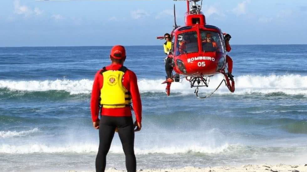 Garçom é arrastado por correnteza e desaparece no mar no litoral de São Paulo - Imagem: Divulgação/ Corpo de Bombeiros