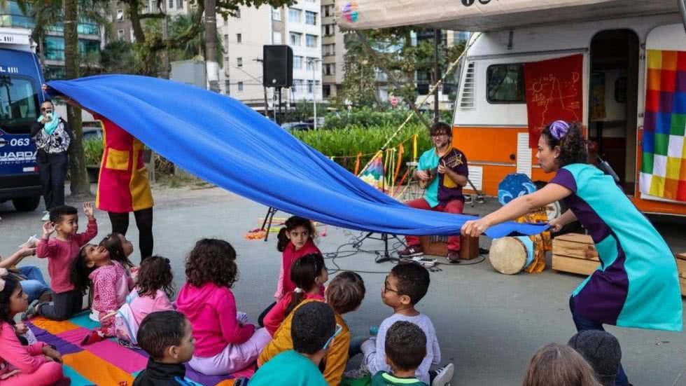 Desde janeiro de 2017, o projeto oferece narrativas e atividades lúdicas gratuitas - Imagem: Reprodução/Divulgação/Fernanda Luz