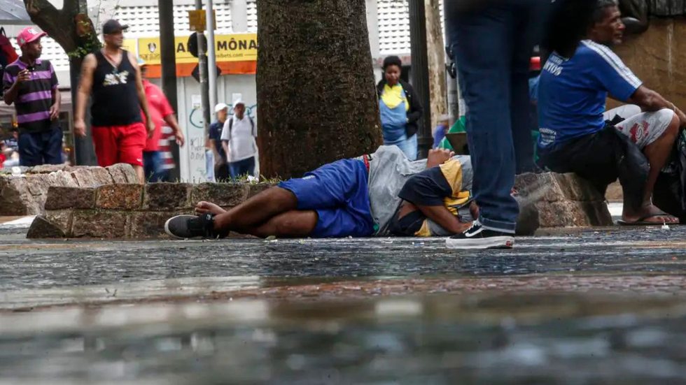 Santos ocupa a terceira posição entre as cidades do estado de São Paulo com maior número de pessoas em situação de rua - Imagem: Reprodução/Paulo Pinto/Agência Brasil