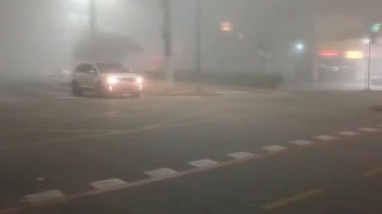 Neblina causa caos no Porto de Santos e paralisa balsas no litoral paulista - Imagem: Reprodução/G1