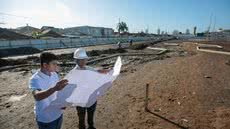 Além do playground, o espaço contará com campo de futebol de grama sintética - Imagem: Prefeitura de Praia Grande