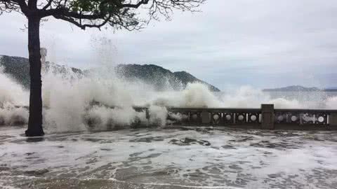 Previsão de ondas que podem ultrapassar 3,5 metros a partir de sábado (29) - Imagem: Reprodução | Solange Freitas / G1