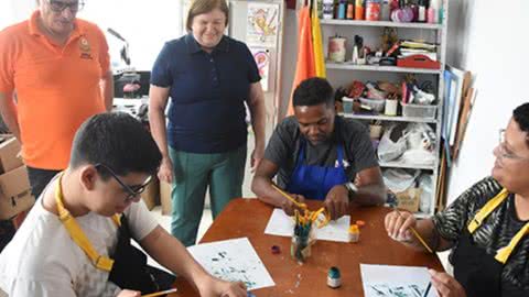 Em parceria com APAE, Praia Grande atende pacientes com transtorno do espectro autista - Imagem: reprodução Prefeitura de Praia Grande