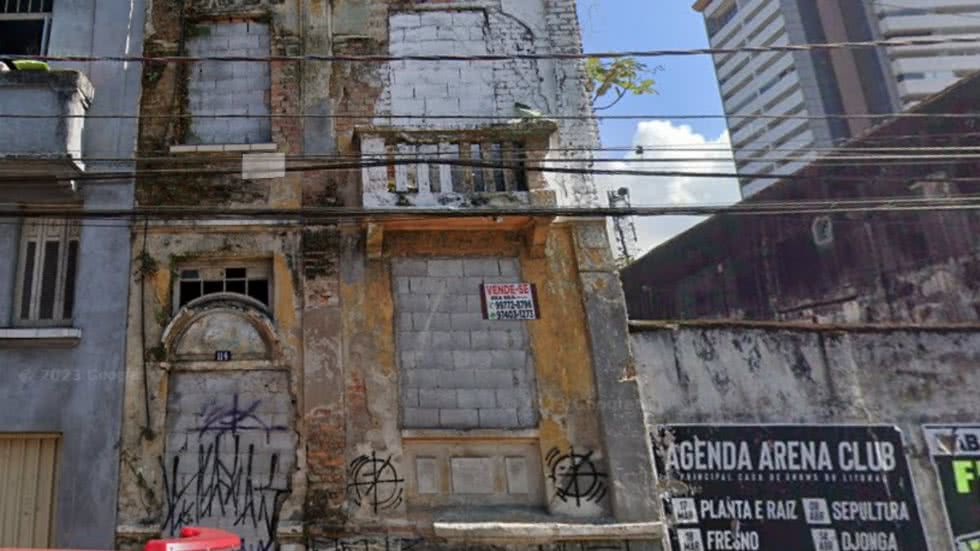 Casa tombada pega fogo em Avenida de Santos - Imagem: Reprodução/Google Maps