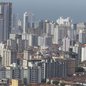 Pesquisa do Crecisp mostra forte valorização das diárias de imóveis para temporada em cidades da Baixada Santista durante as férias de julho de 2026 - Imagem: Alberto Marques/Arquivo A Tribuna Jornal