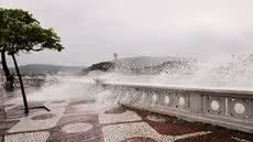 Em casos de previsões oceanográficas, podem ocorrer alagamentos pontuais - Imagem: Prefeitura de Santos