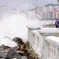 Ressaca deve elevar ondas e provocar alagamentos no litoral paulista com a chegada de frente fria. - Imagem: Vanessa Rodrigues / A Tribuna de Santos