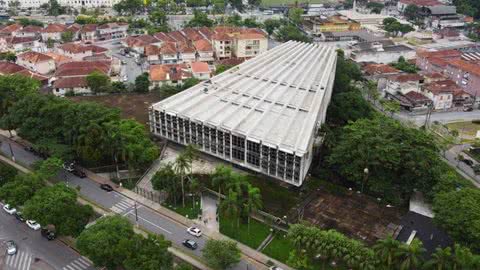 A caixa cênica do Teatro Coliseu também será modernizada - Imagem: Prefeitura de Santos