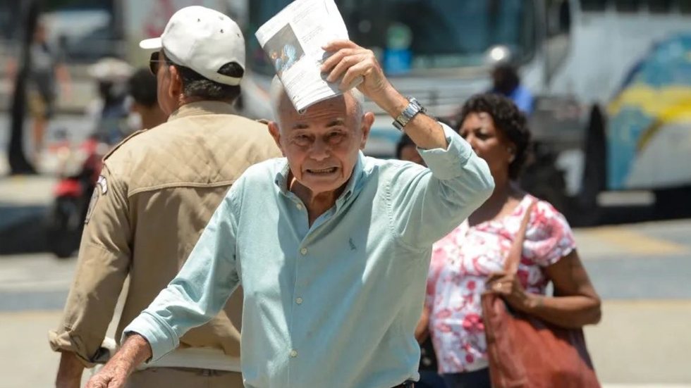 Turistas enfrentam congestionamento no Sistema Anchieta-Imigrantes rumo ao litoral - Imagem: Reprodução / Tomaz Silva / Agência Brasil