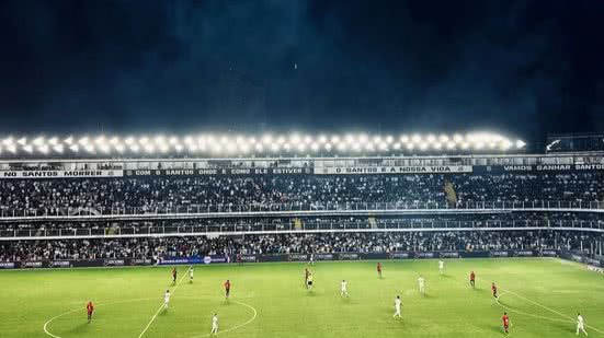 O Santos é o último dos quatro grandes times de São Paulo a vender os naming rights de seu estádio - Imagem: Instagram/ @orionpires