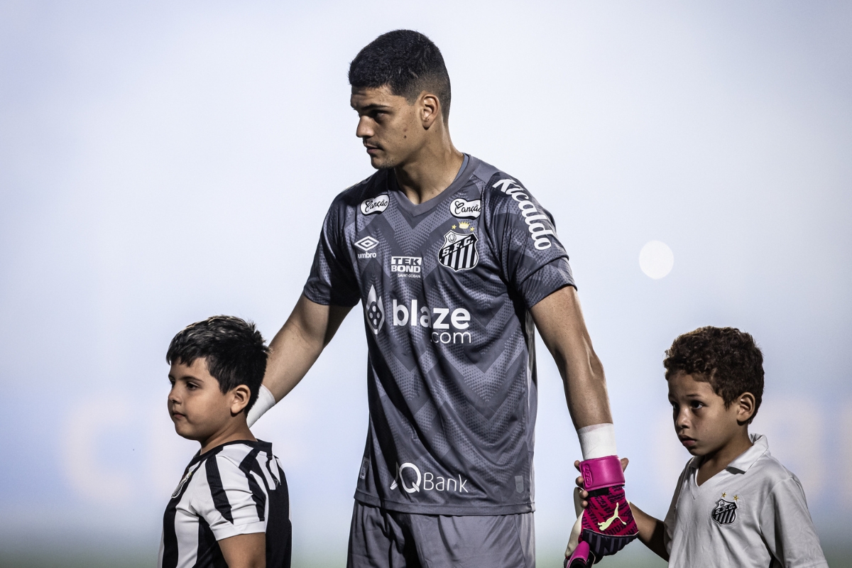 Gabriel Brazão chegou a sua 10ª partida com a camisa do Santos - Imagem: Flickr/Santos