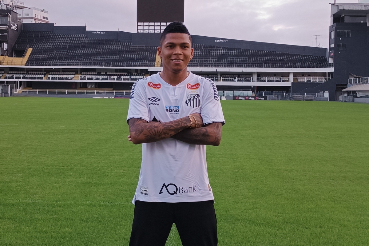 Billy chega ao seu 10º clube na carreira aos 26 anos de idade - Imagem: Jelson Henrique/Rádio CBN Santos